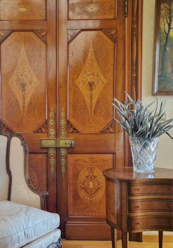 The entire contents of a house in Brussels